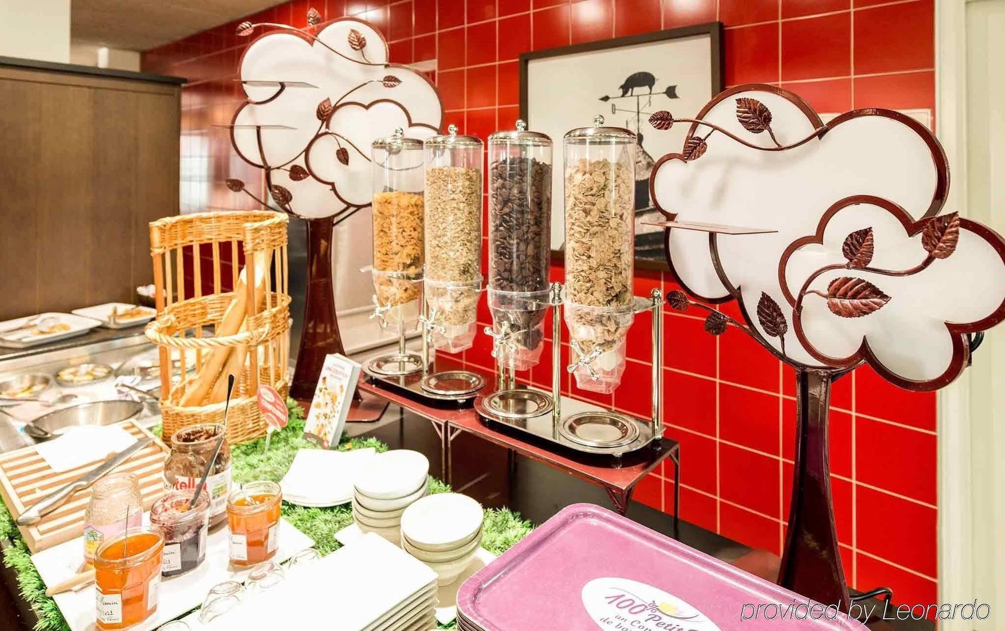ไอบิส เบซ็องกง มาร์โช Hotel Marchaux ภายนอก รูปภาพ